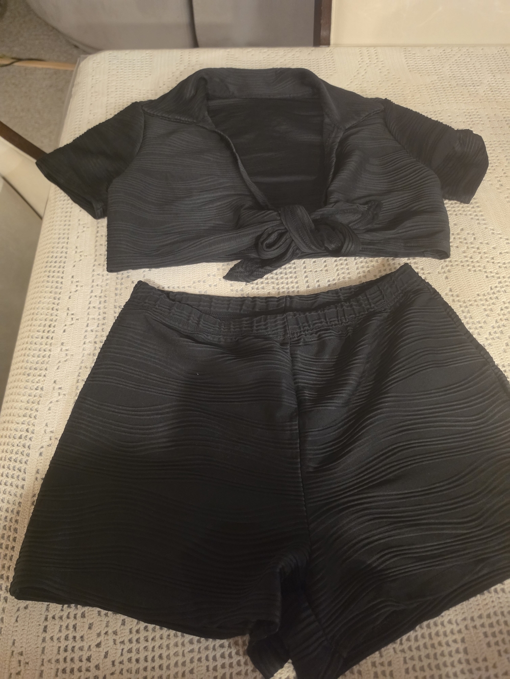 SHEIN Black Tie-Front Crop Top & High Waist Shorts Set - Picture 3 of 4